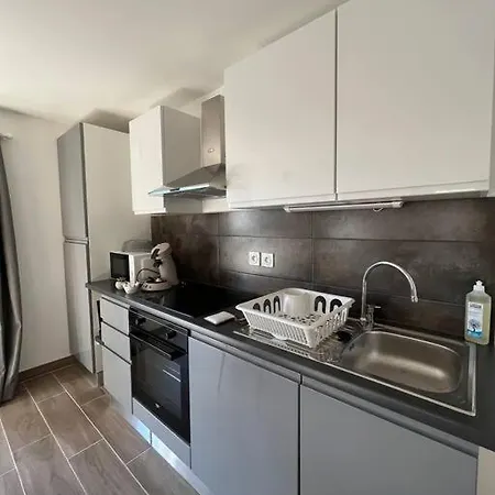 Doux Refuge Avec Terrasse Parking Gratuit アパート ベーブレンハイム